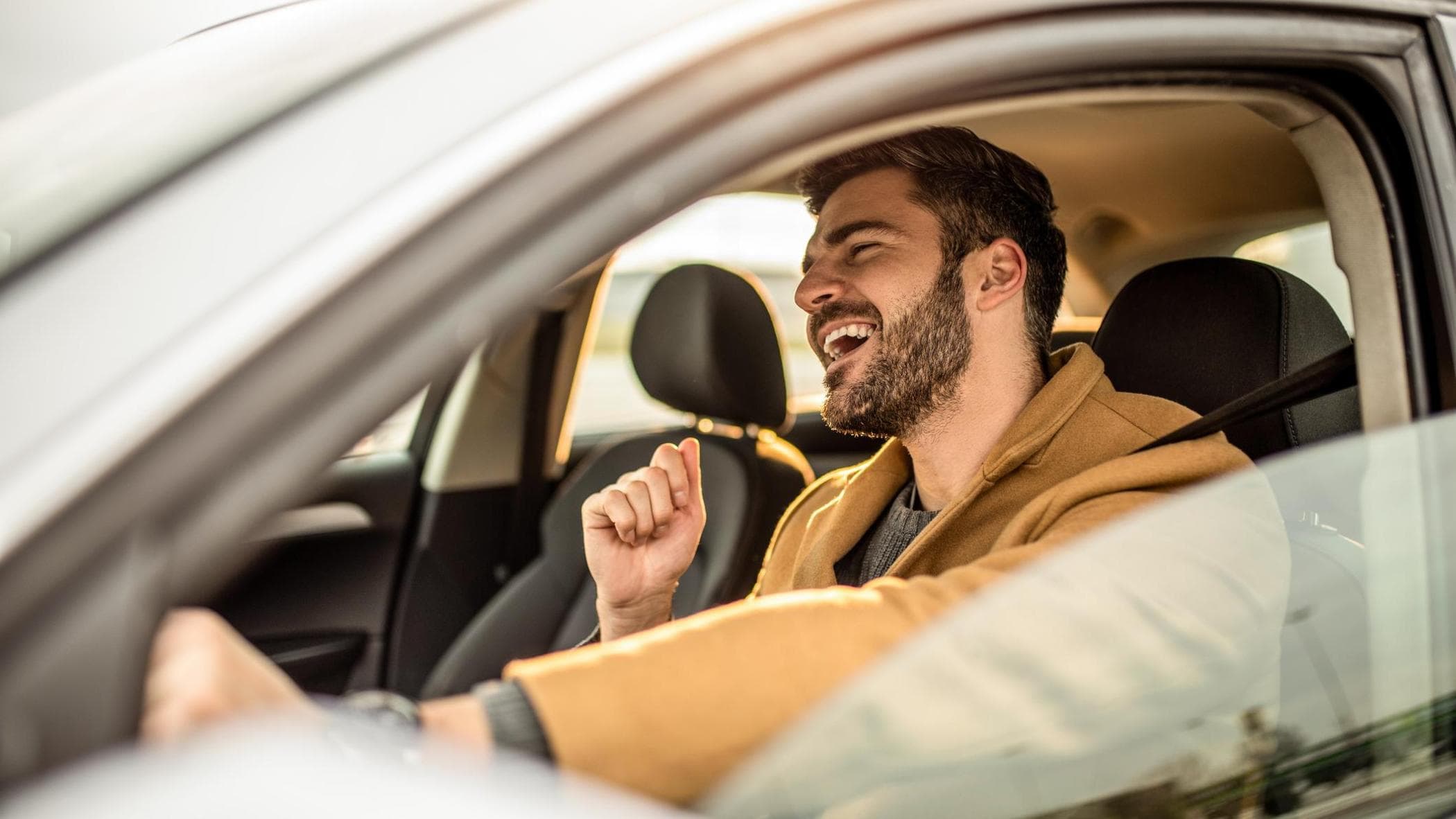 Auto elettrica in ricarica